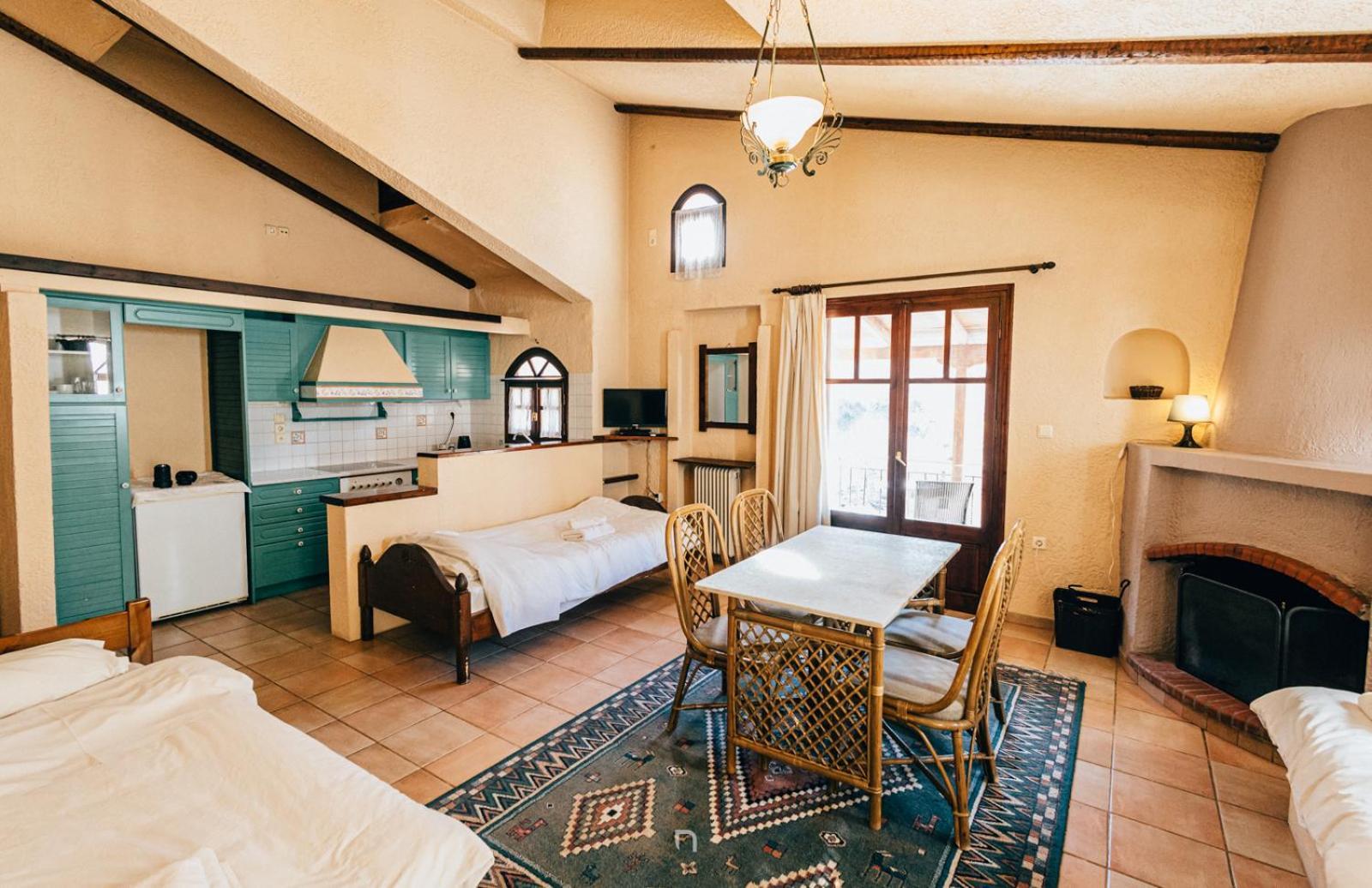 Fanaras Hotel Калаврита Екстер'єр фото